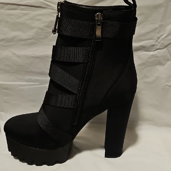Chic Black Lace-Up Women's Boots - Picture 4 of 10